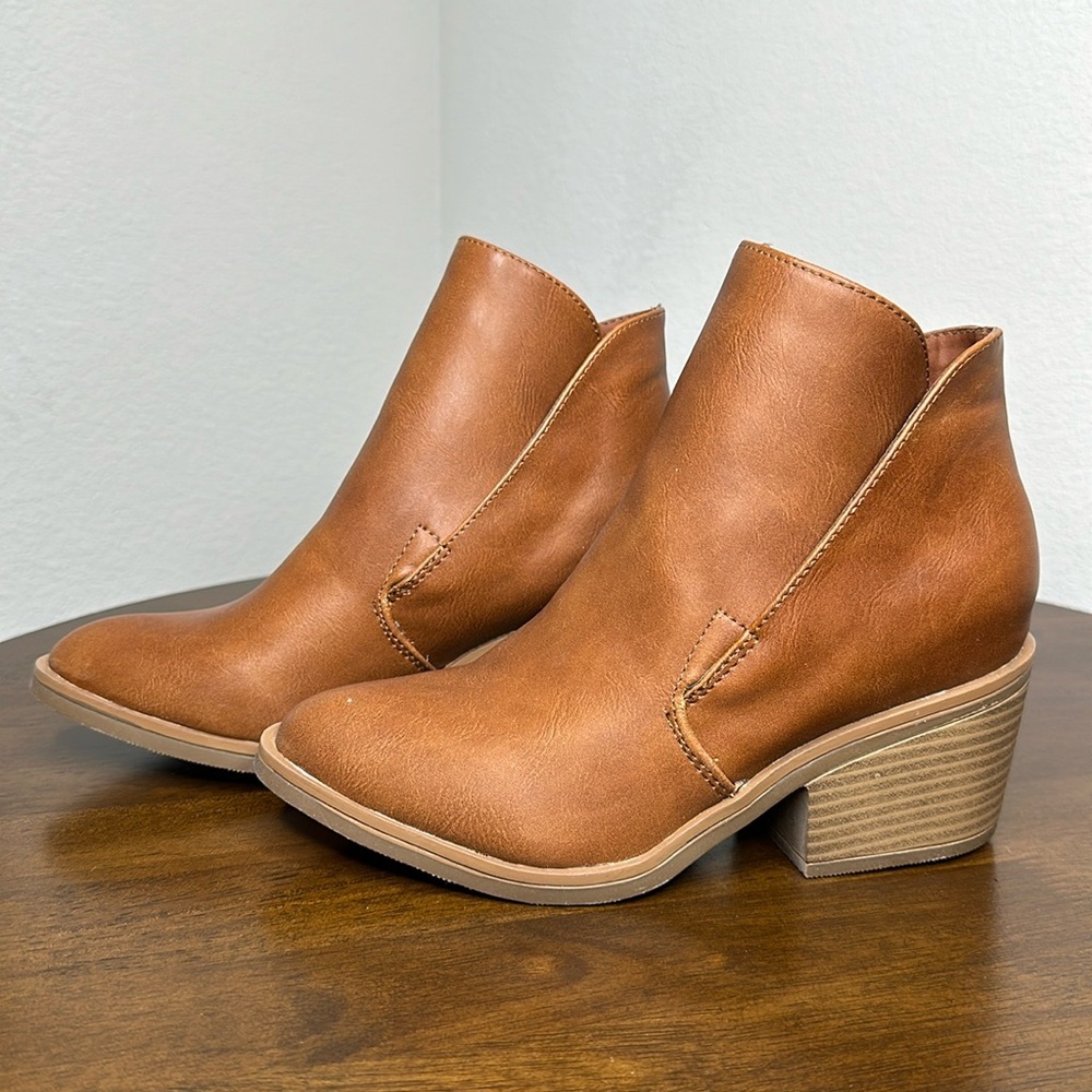 Apt 9 Ankle Bootie size 5.5